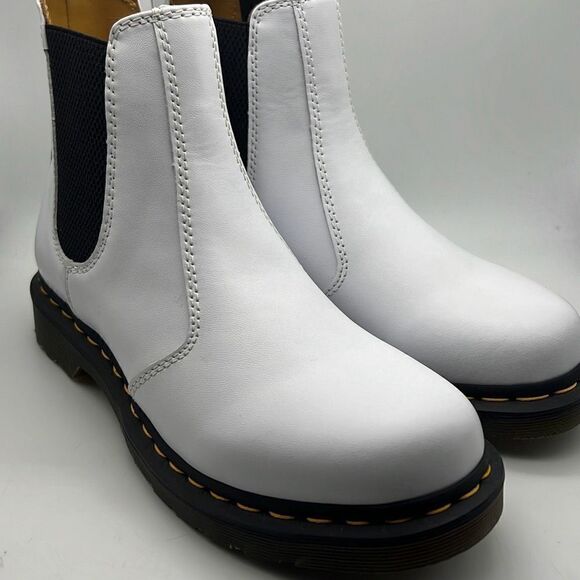 Dr. Martens Women's 2976 Chelsea Boot Leather‎ Boots- NWB- Women Size 9 | Eur 41 - Picture 1 of 10